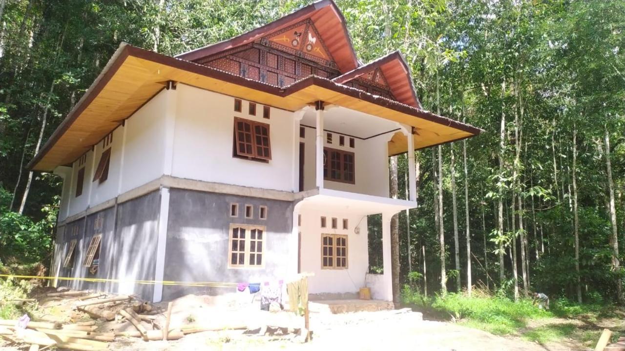 Sugi House Toraja - Villa Penginapan Sewa Harian 兰特包 外观 照片